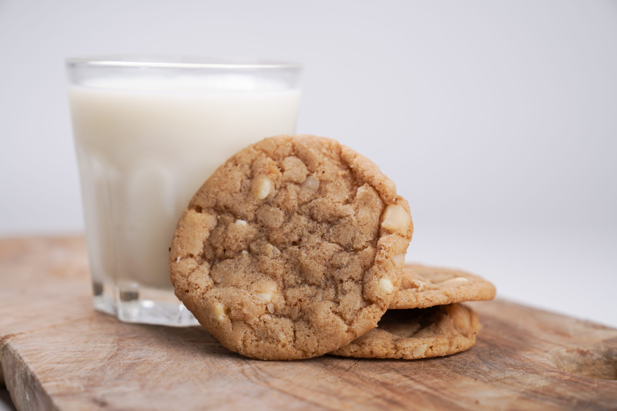Dreamy Delite | Cookies | White Chocolate Macadamia | Buy Edibles Online